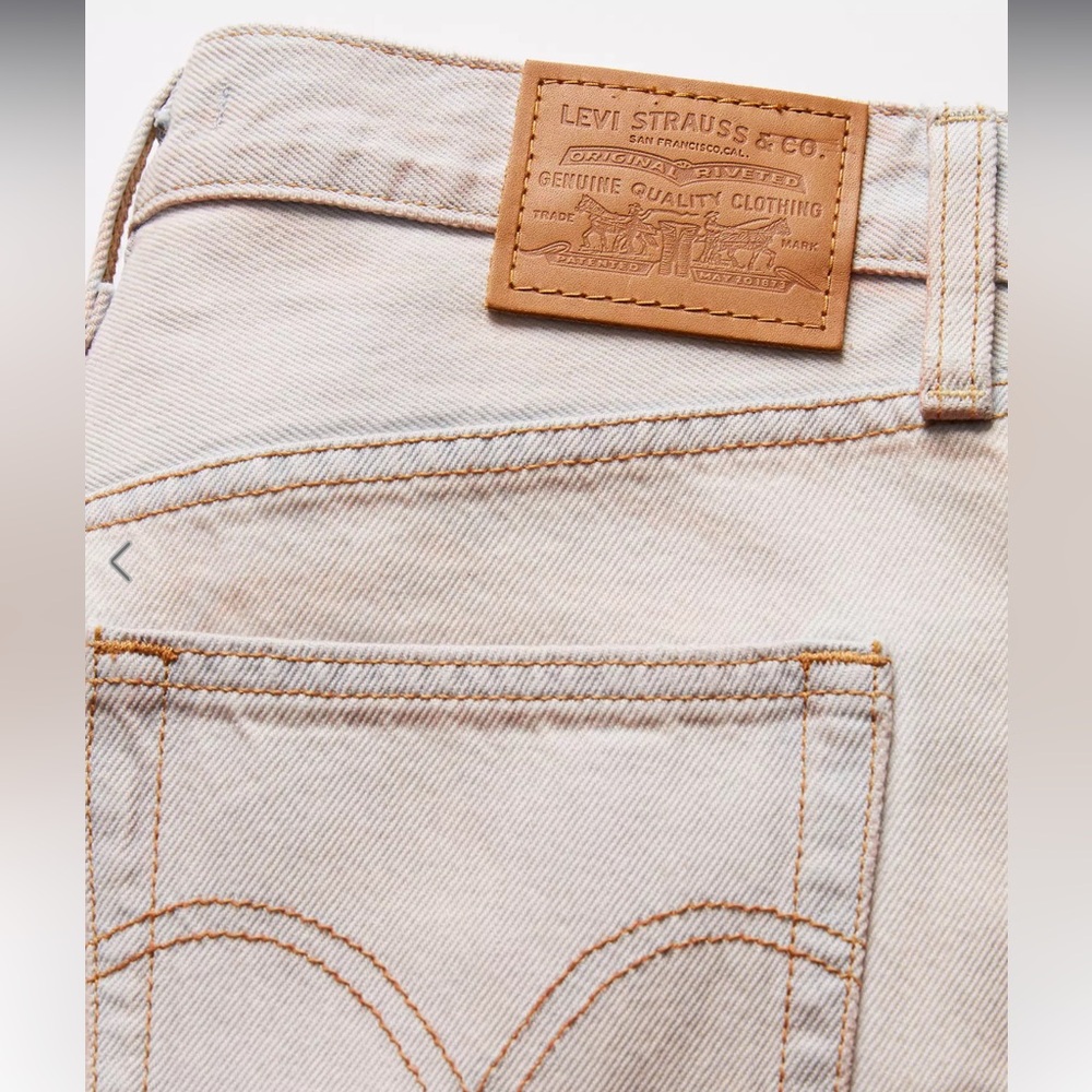 Woman’s NWTs Wide Leg Levi’s In Fairy Dust Dreams